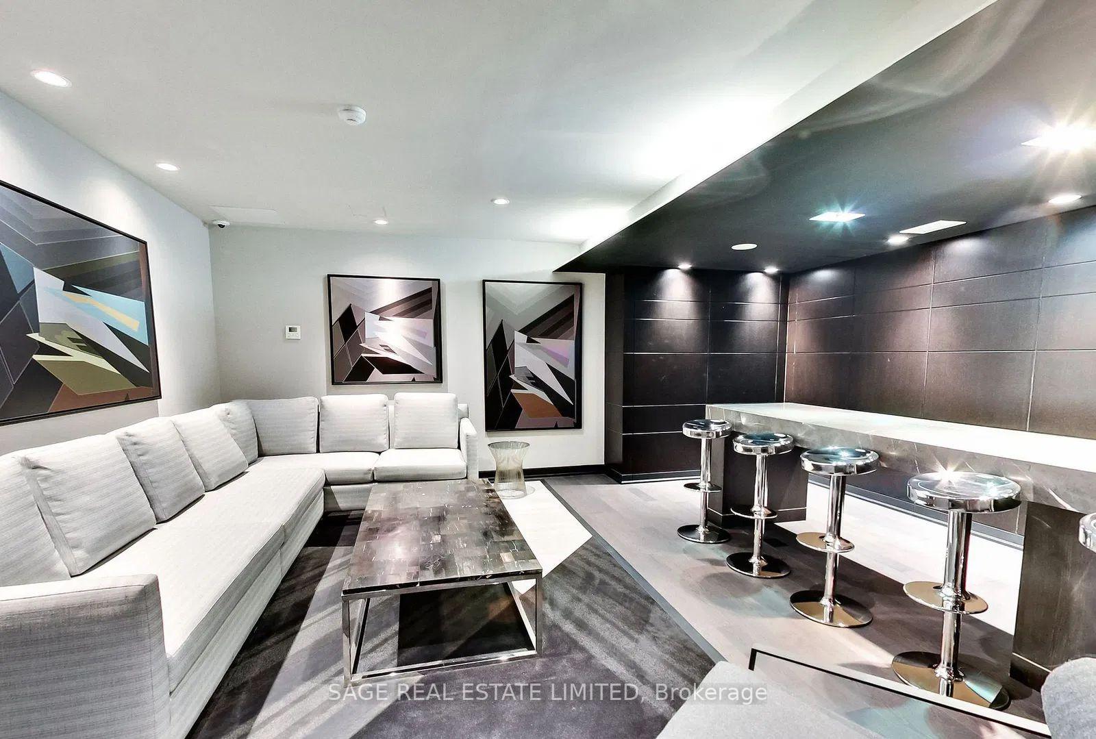2 Bedrooms Condo at 8 The Esplanade, Toronto For sale