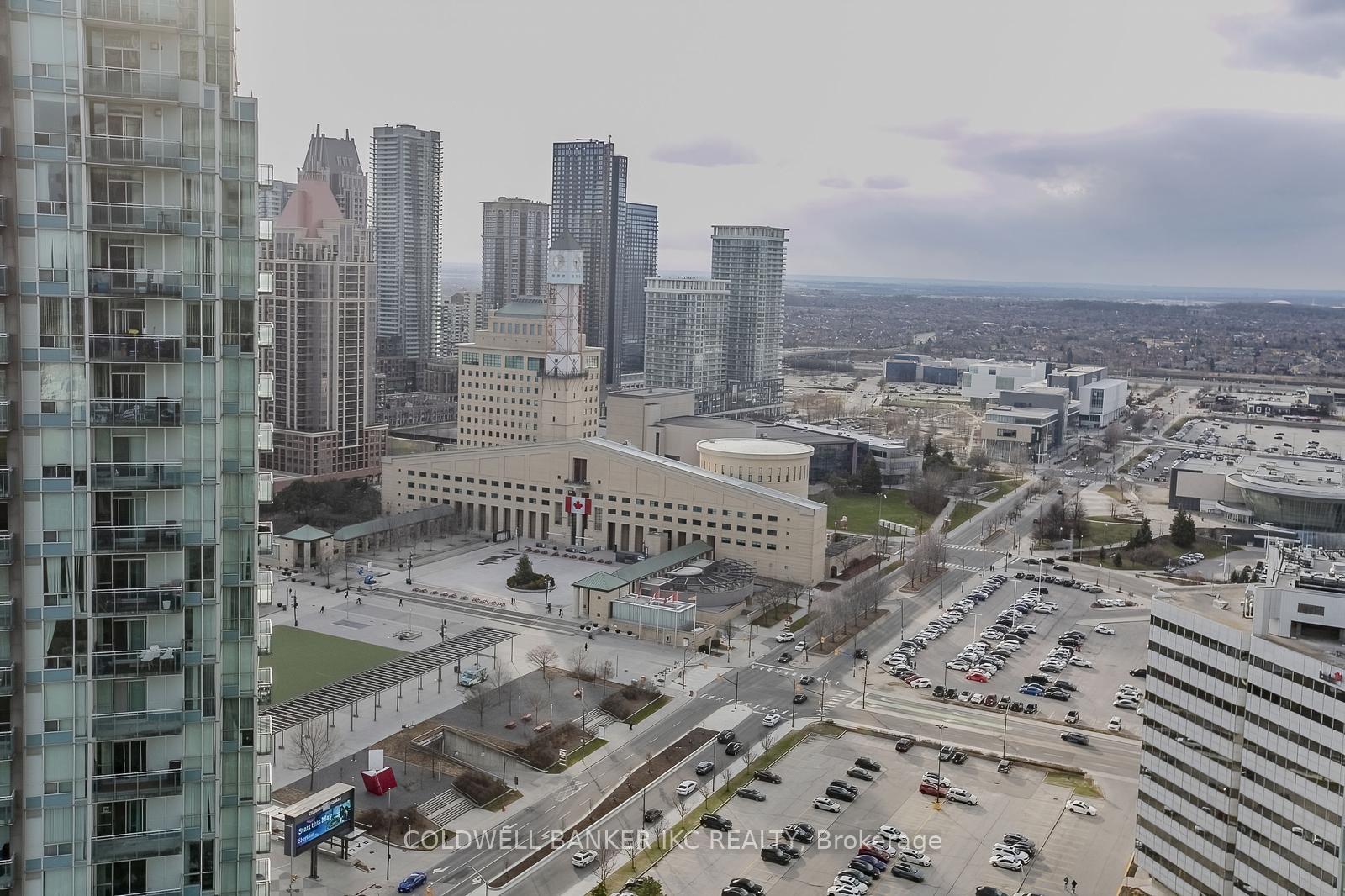 2 Bedrooms Condo at 223 Webb, Mississauga For sale
