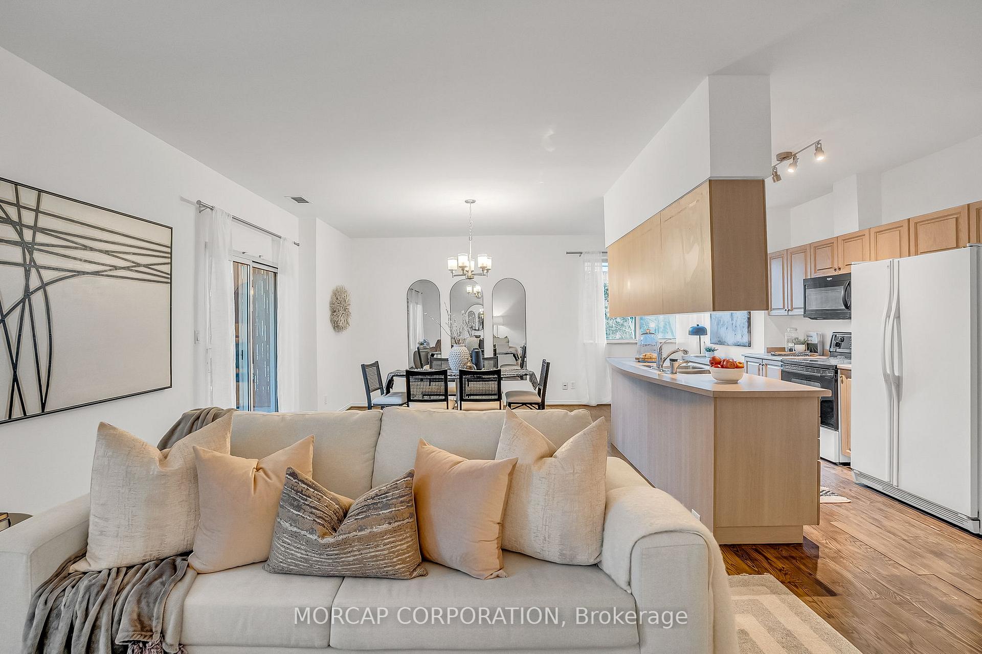 2 Bedrooms Condo at 600 Eglinton, Toronto For sale