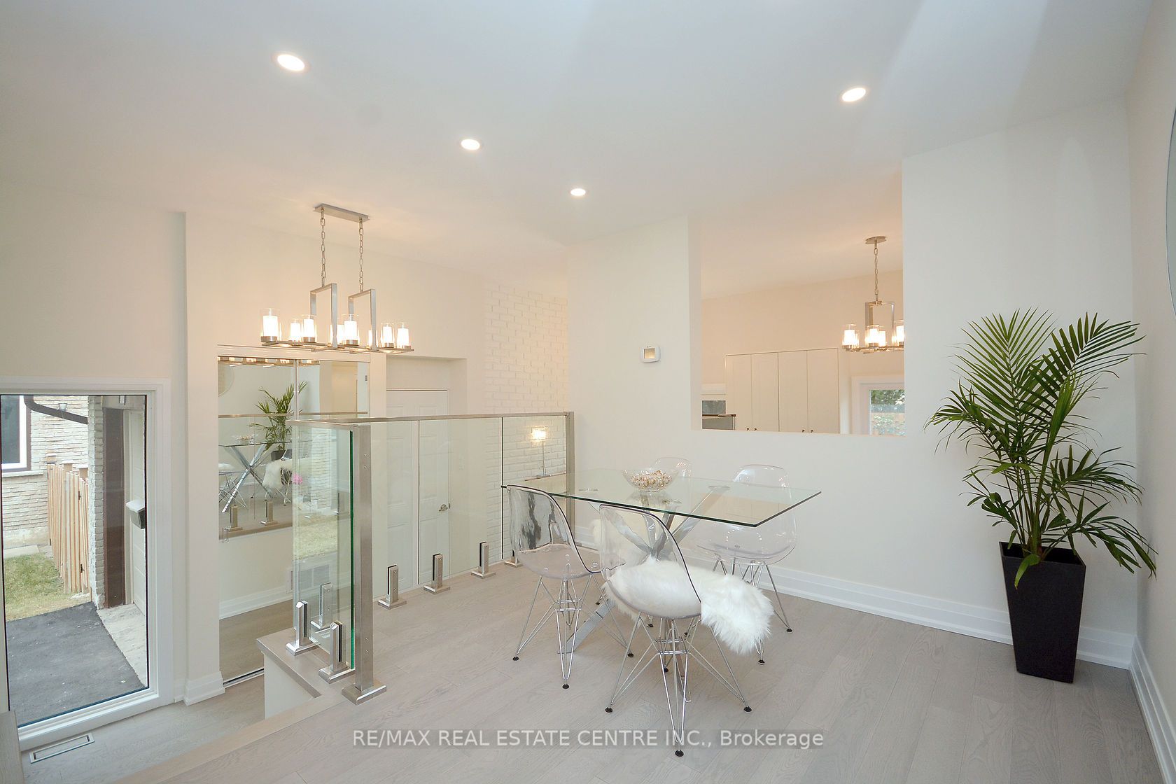 2912 Arvida Circle