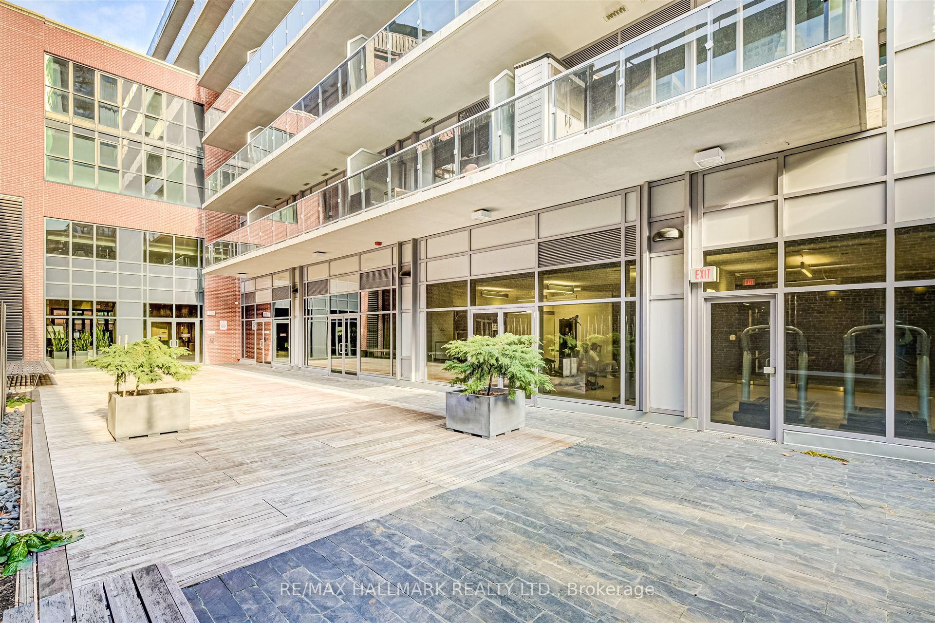 2 Bedrooms Condo at 55 Front, Toronto For sale