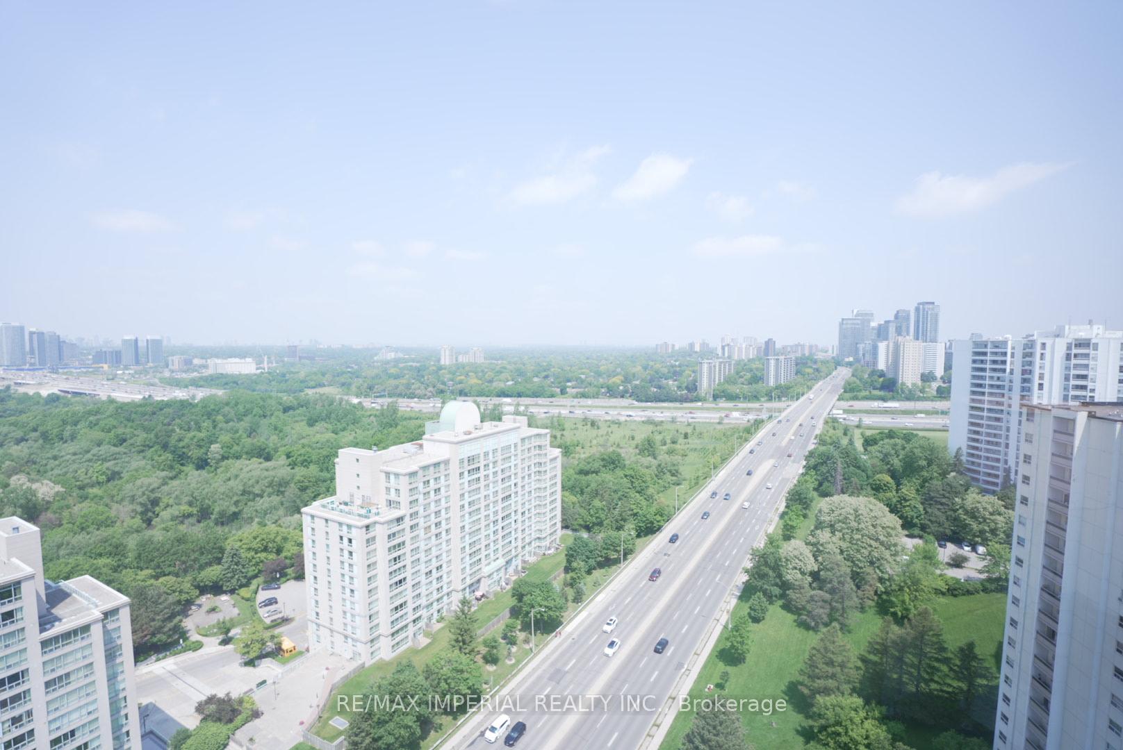 2 Bedrooms Condo at 18 Graydon Hall, Toronto For sale