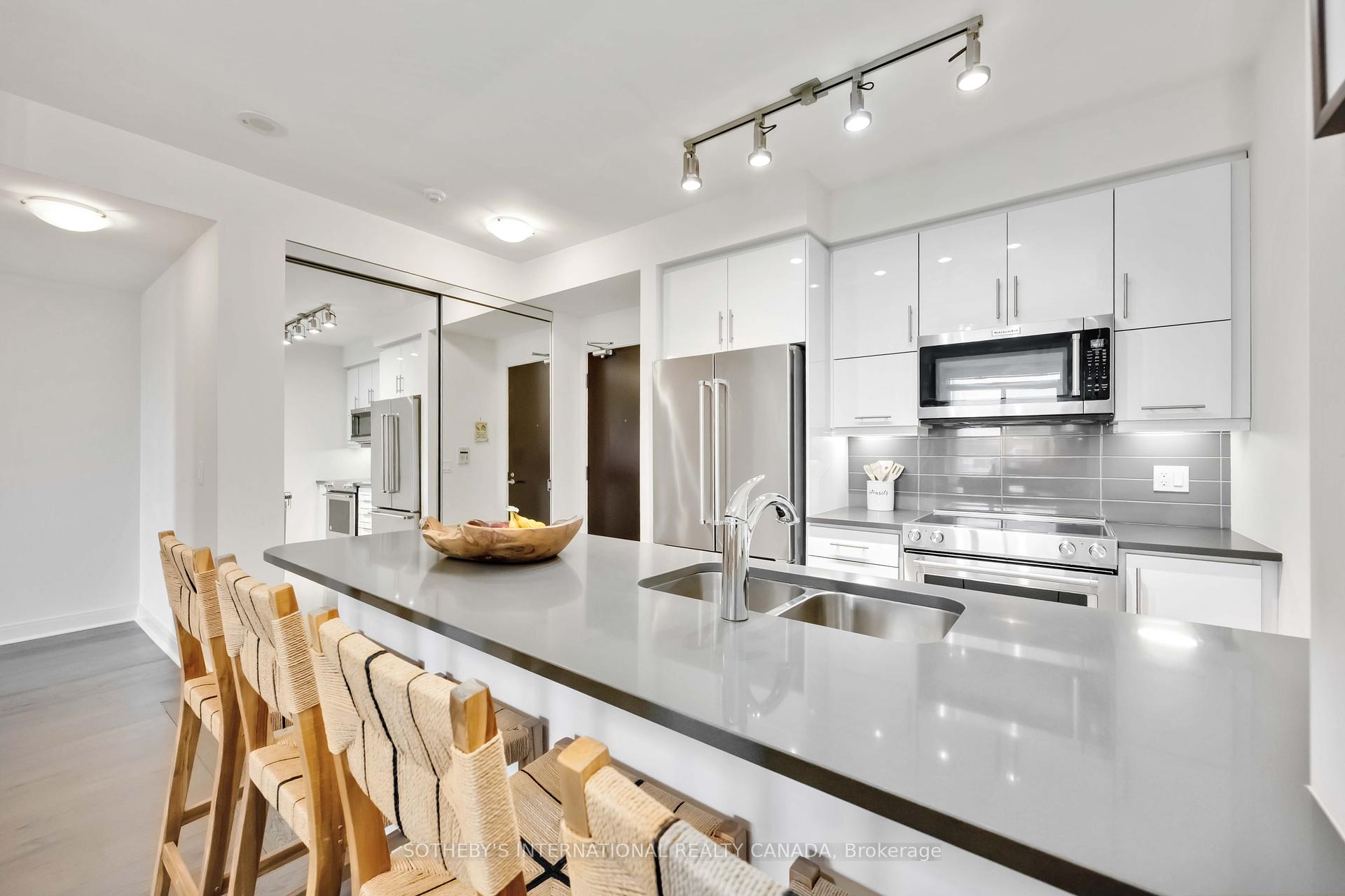 2 Bedrooms Condo at 825 Church, Toronto For sale