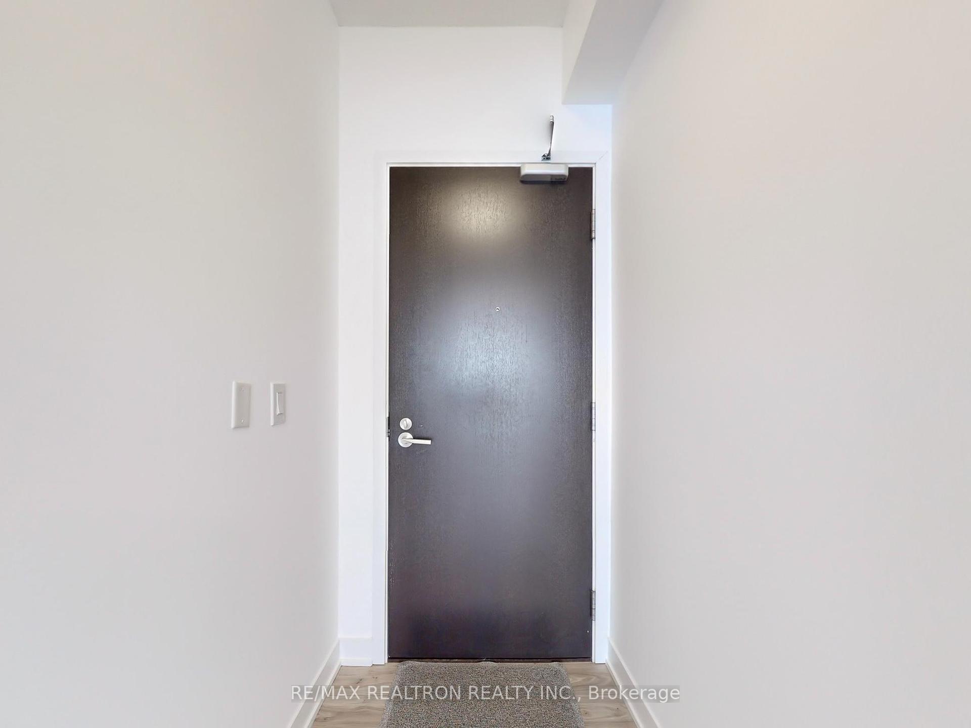 3 Bedrooms Condo at 195 Bonis, Toronto For sale