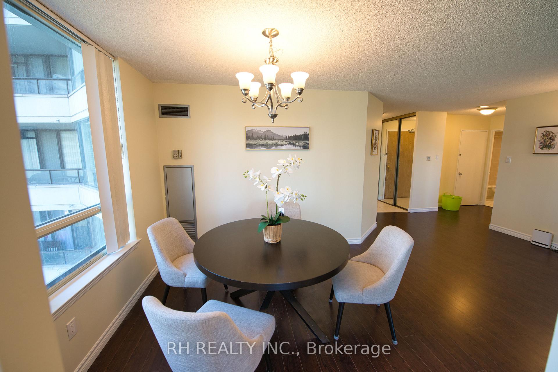 3 Bedrooms Condo at 300 Alton Towers,  Toronto For sale