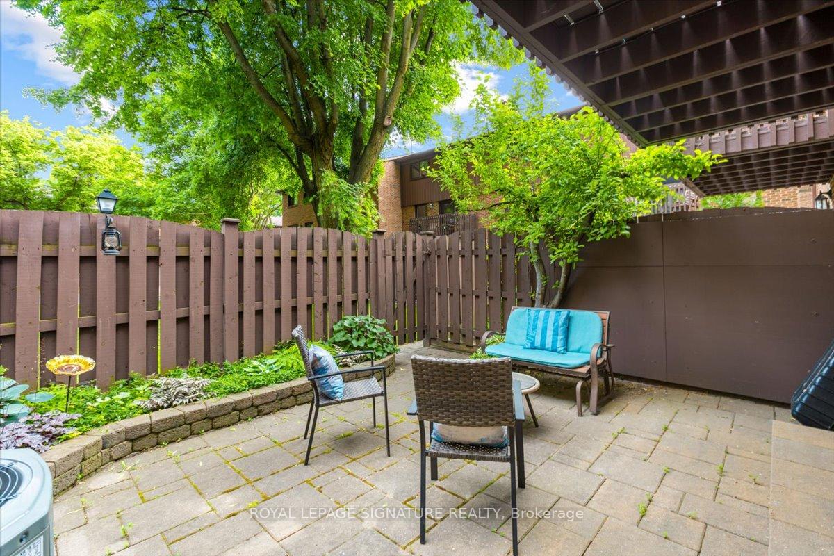 3 Bedrooms Condo at 86 Wagon Trailway, Toronto For sale