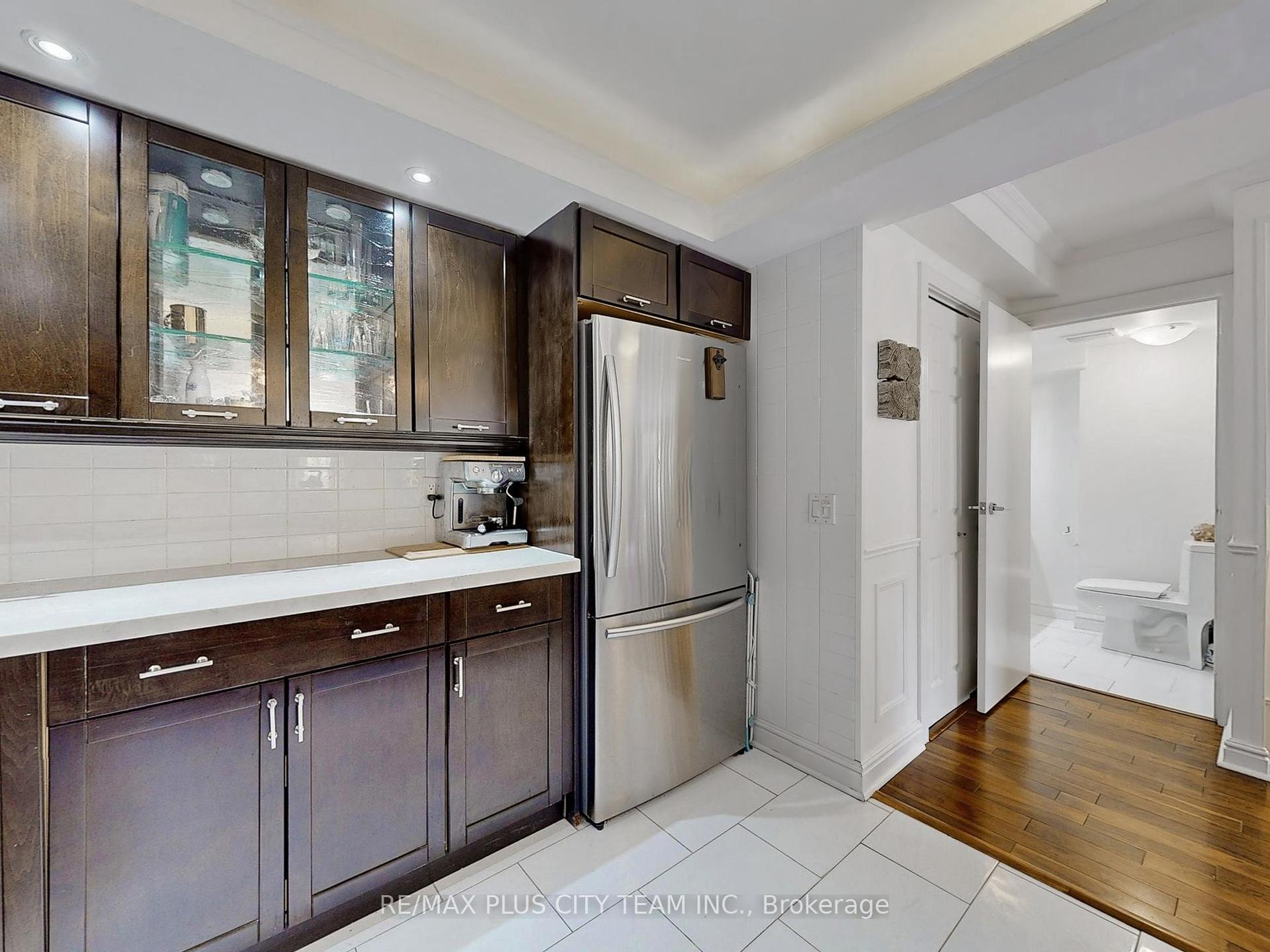 4 Bedrooms Condo at 60 Homewood, Toronto For sale