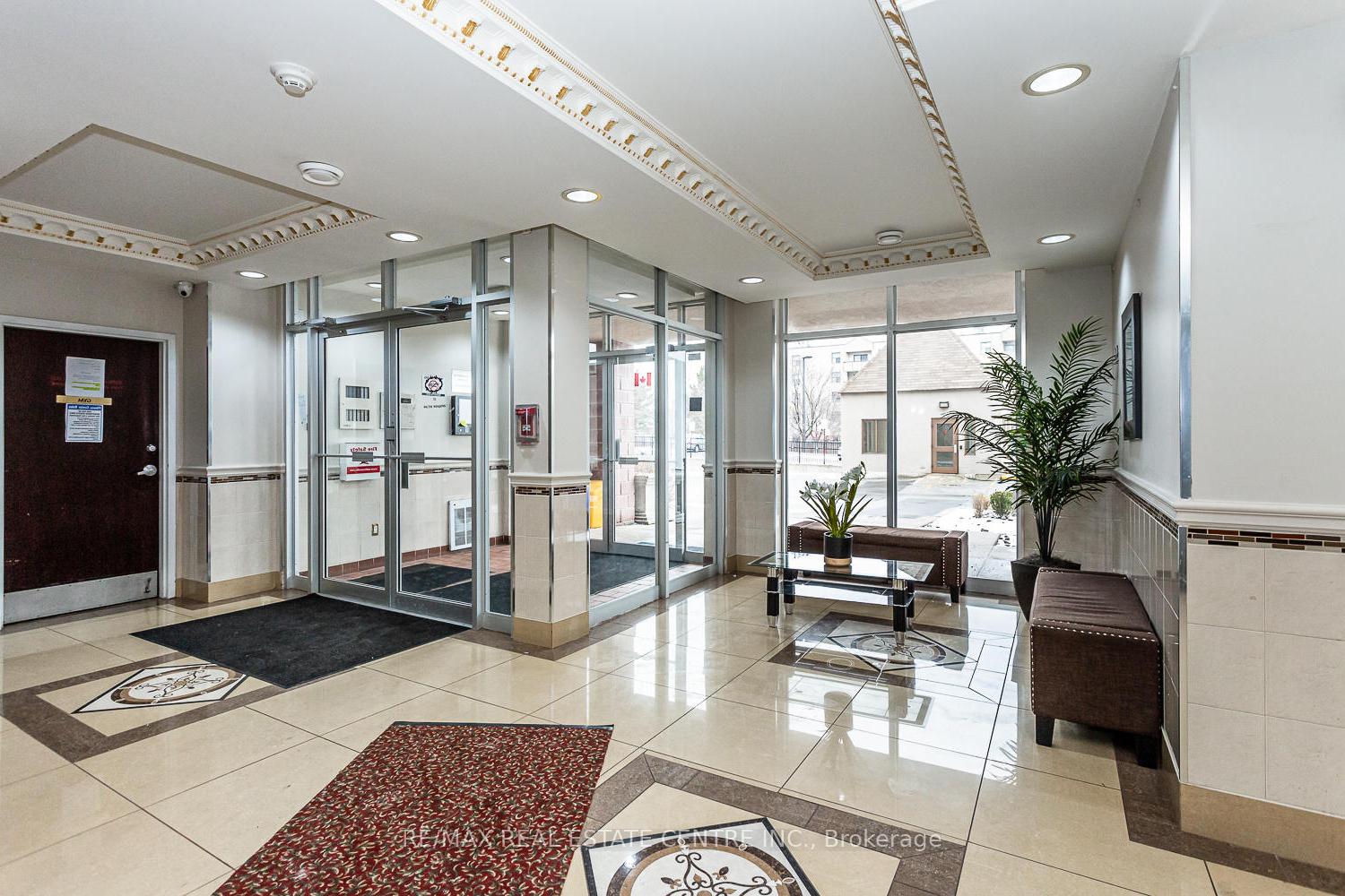 3 Bedrooms Condo at 7405 Goreway, Mississauga For sale