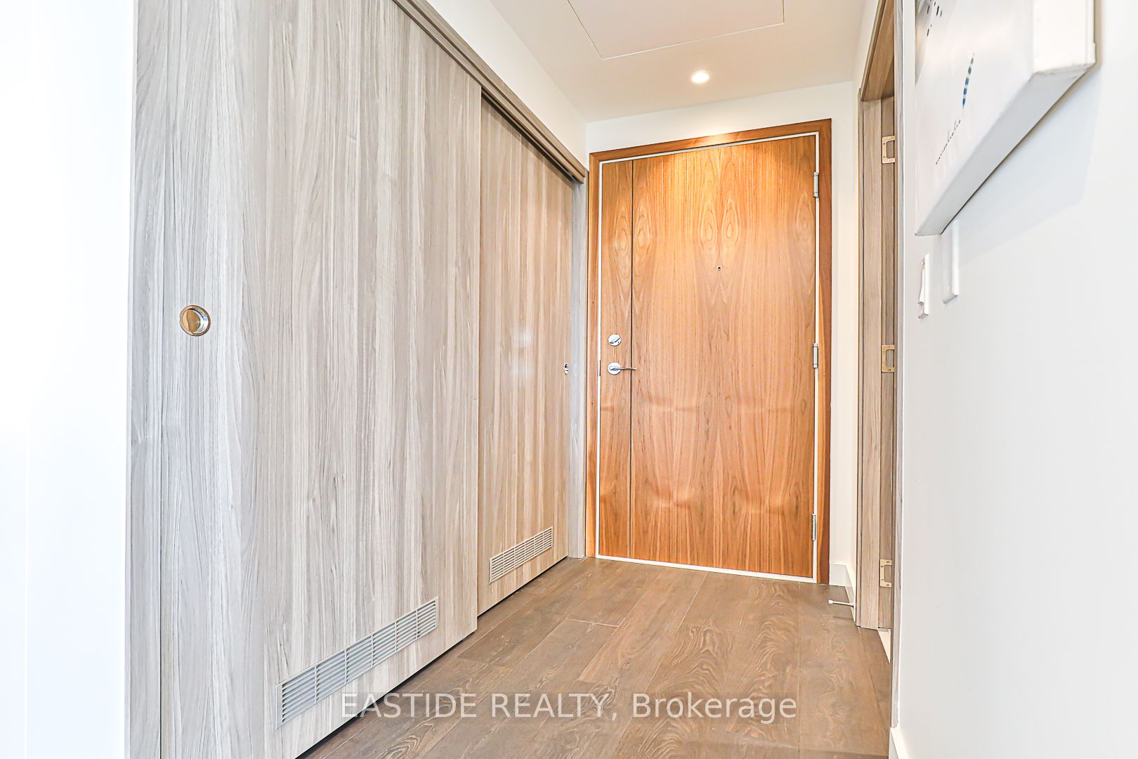 85 Mcmahon Drive, #1102