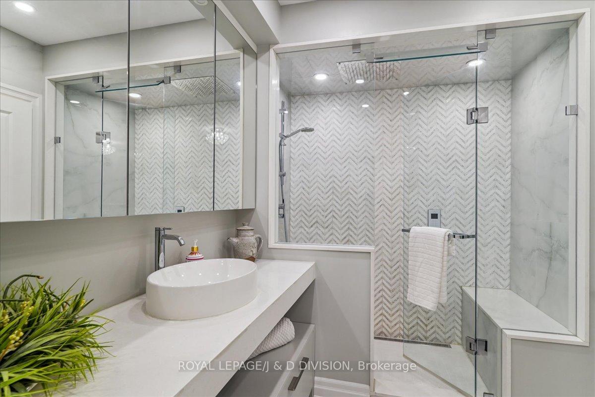 4 Bedrooms Condo at 361 Roehampton, Toronto For sale