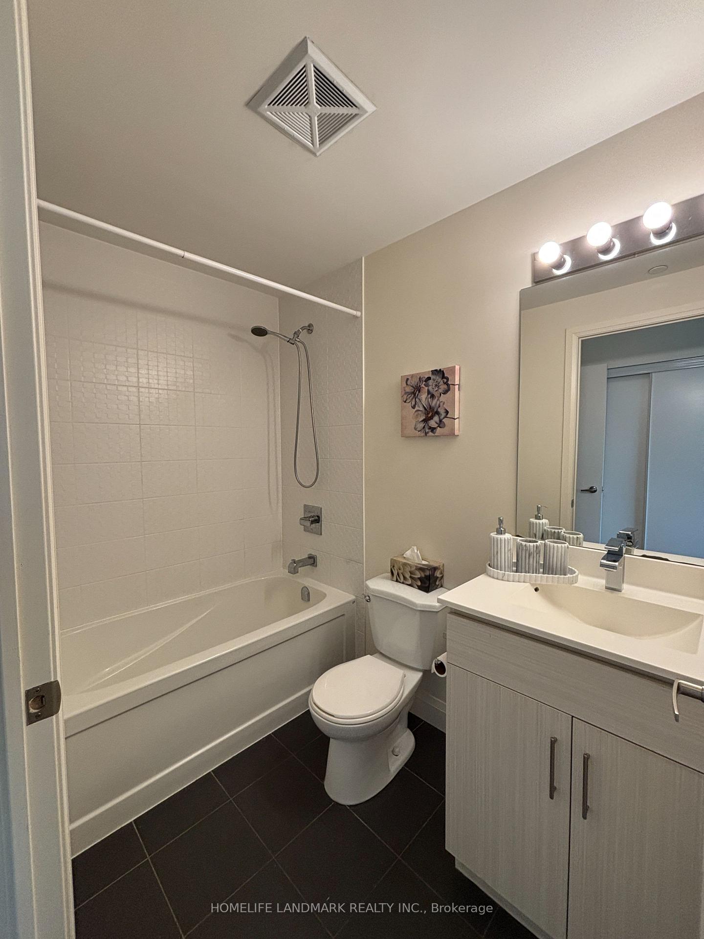 2 Bedrooms Condo at 68 Canterbury,  Toronto For sale
