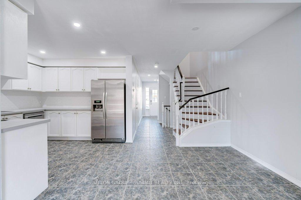 3 Bedrooms Condo at 1489 Heritage,  Oakville For sale