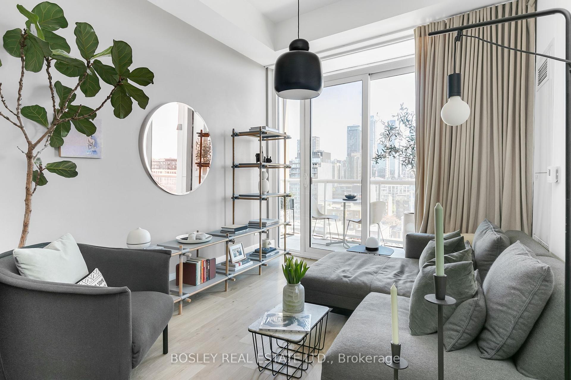 2 Bedrooms Condo at 80 Vanauley, Toronto For sale