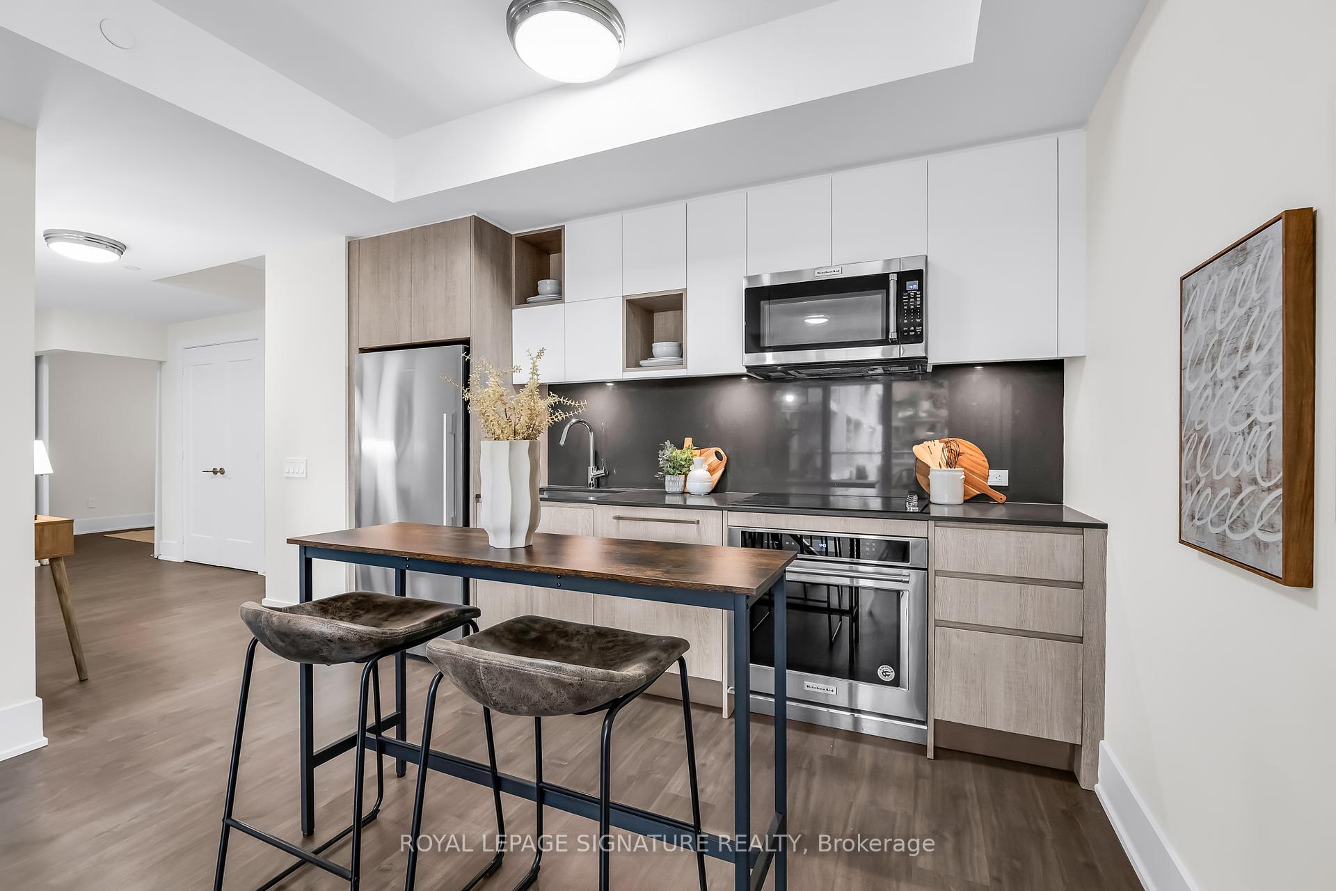 3 Bedrooms Condo at 118 Merchants’ Wharf, Toronto For sale