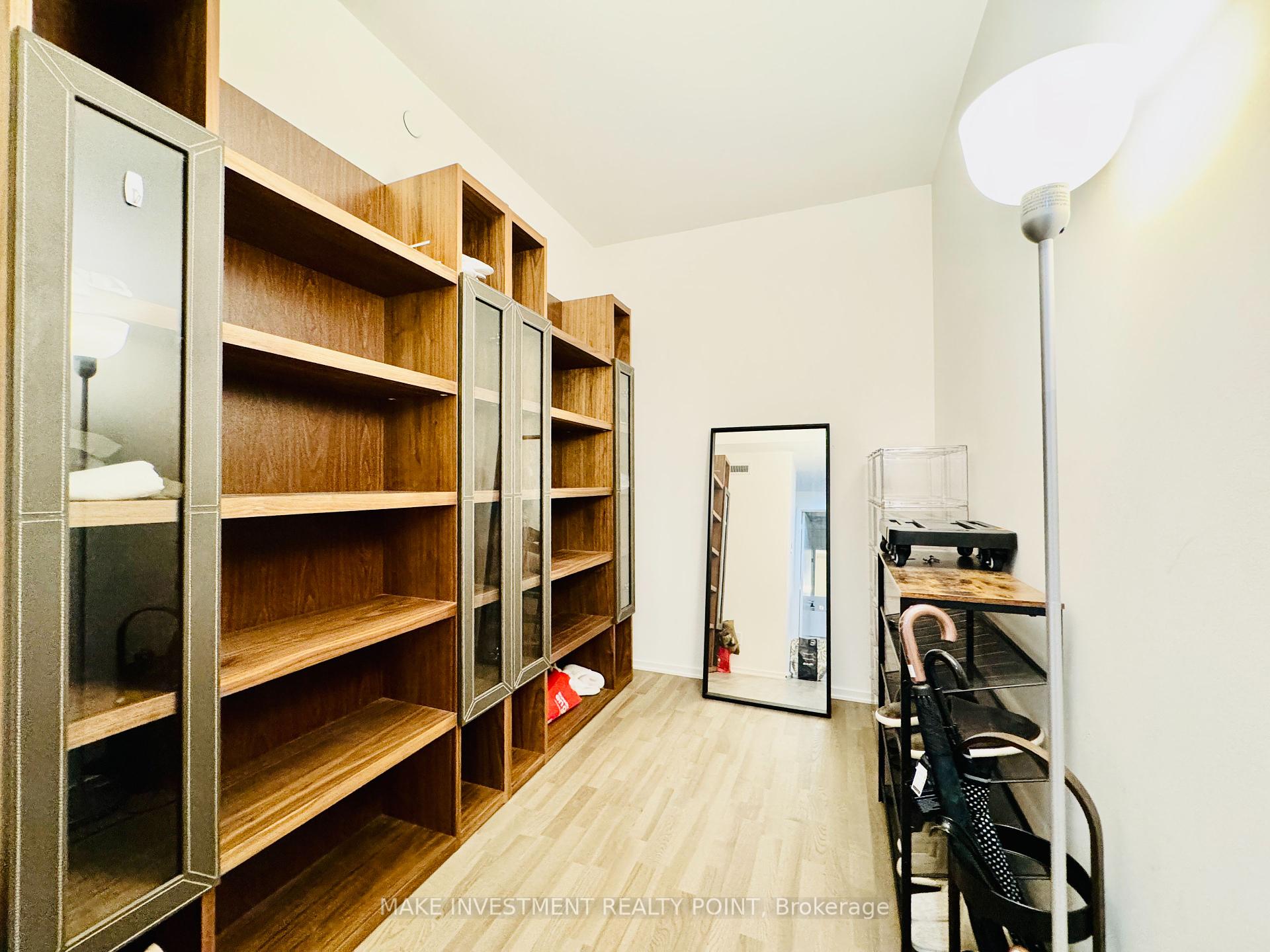3 Bedrooms Condo at 1 Bloor,  Toronto For sale