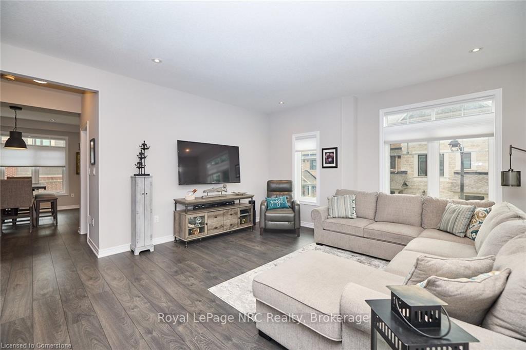 3 Bedrooms Condo at 288 Glover, Hamilton For sale
