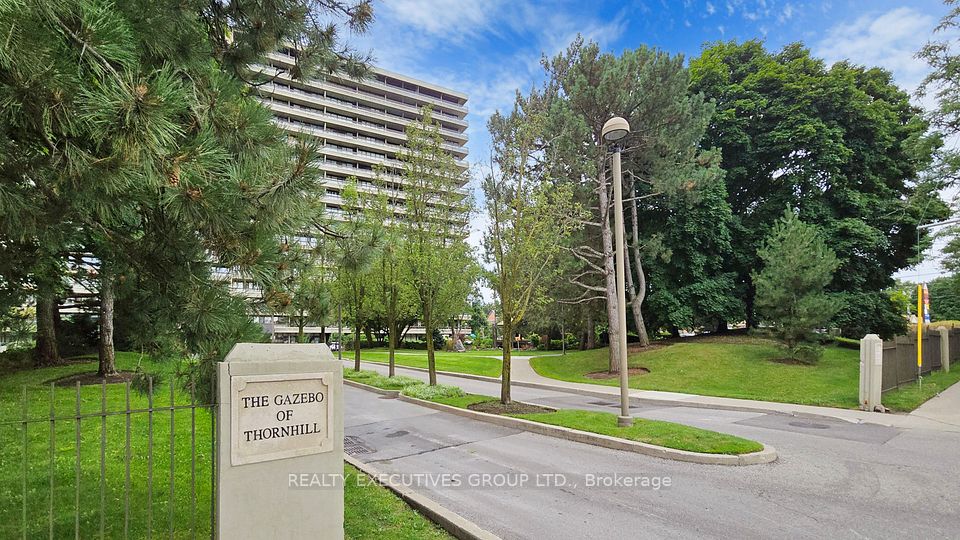 8111 Yonge