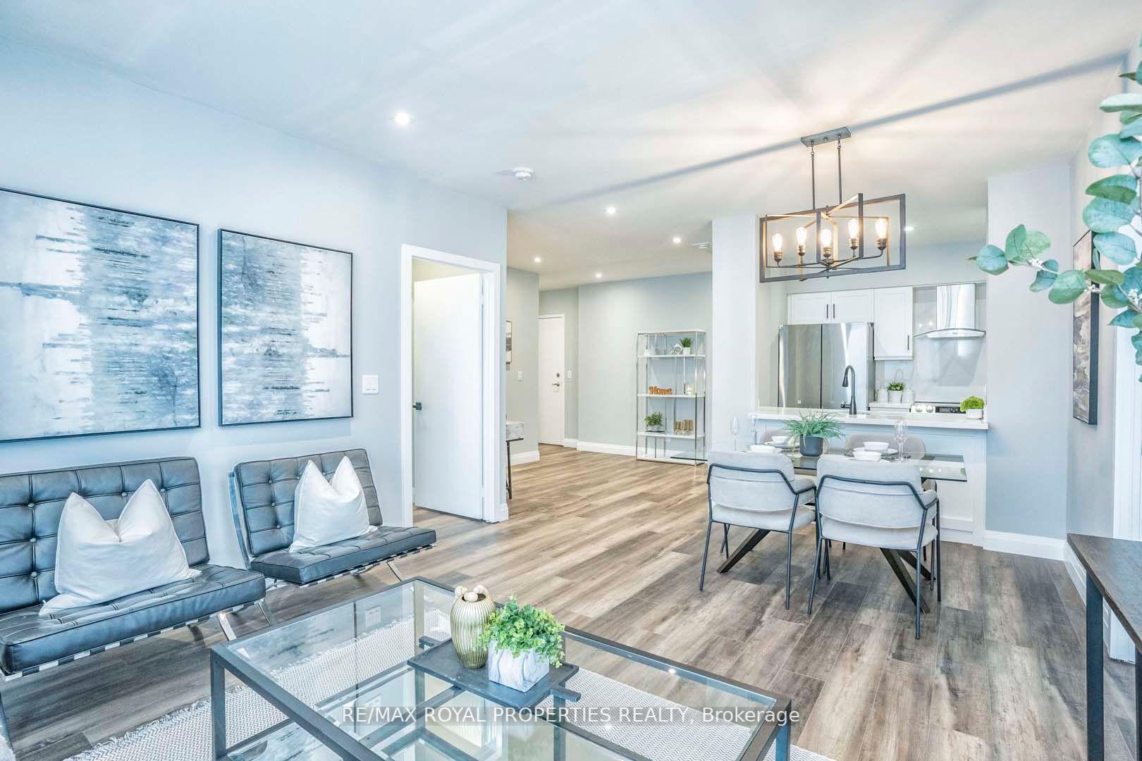 3 Bedrooms Condo at 38 Lee Centre,  Toronto For sale