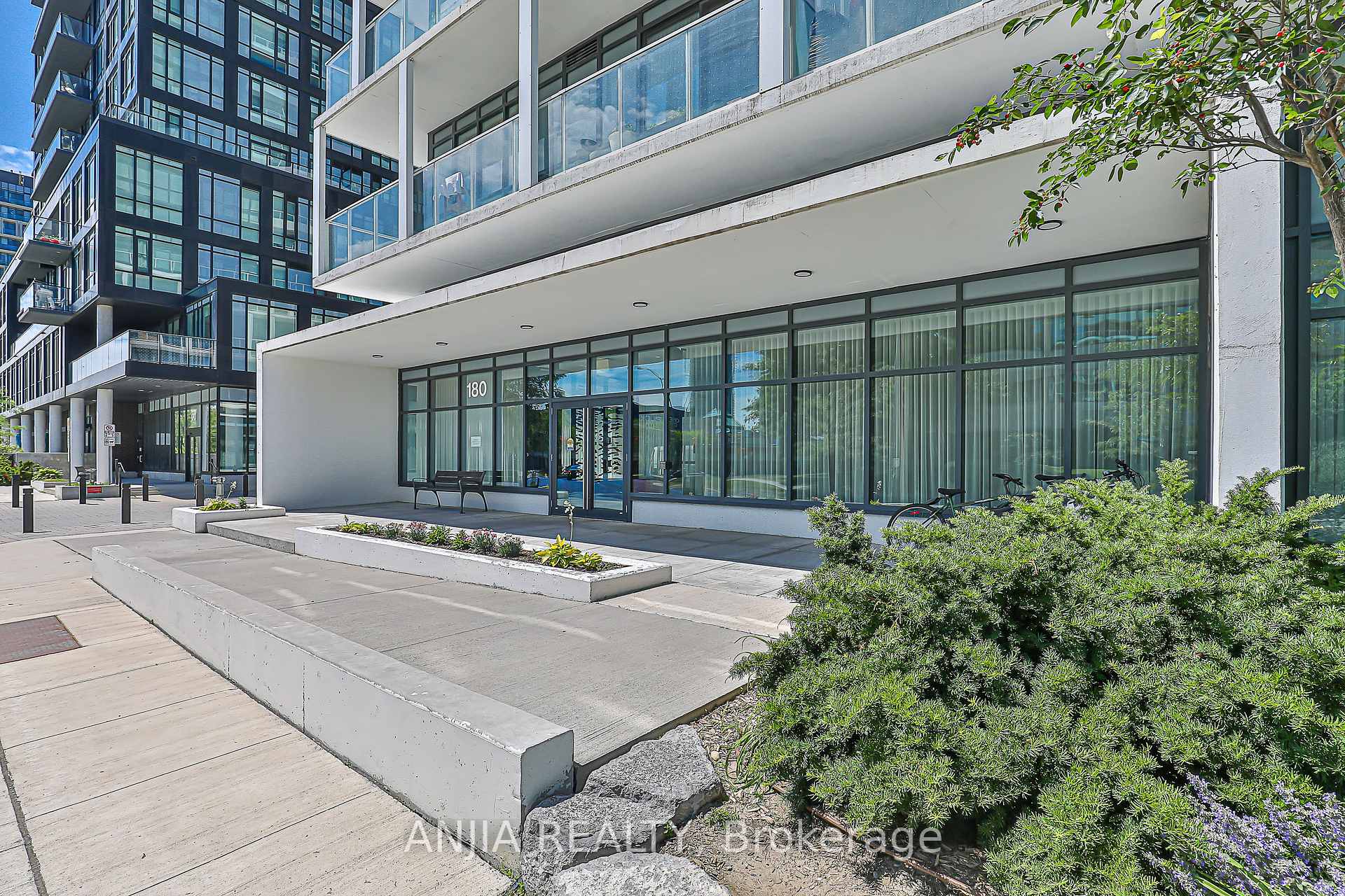 Condo at 180 Fairview Mall, Toronto For sale