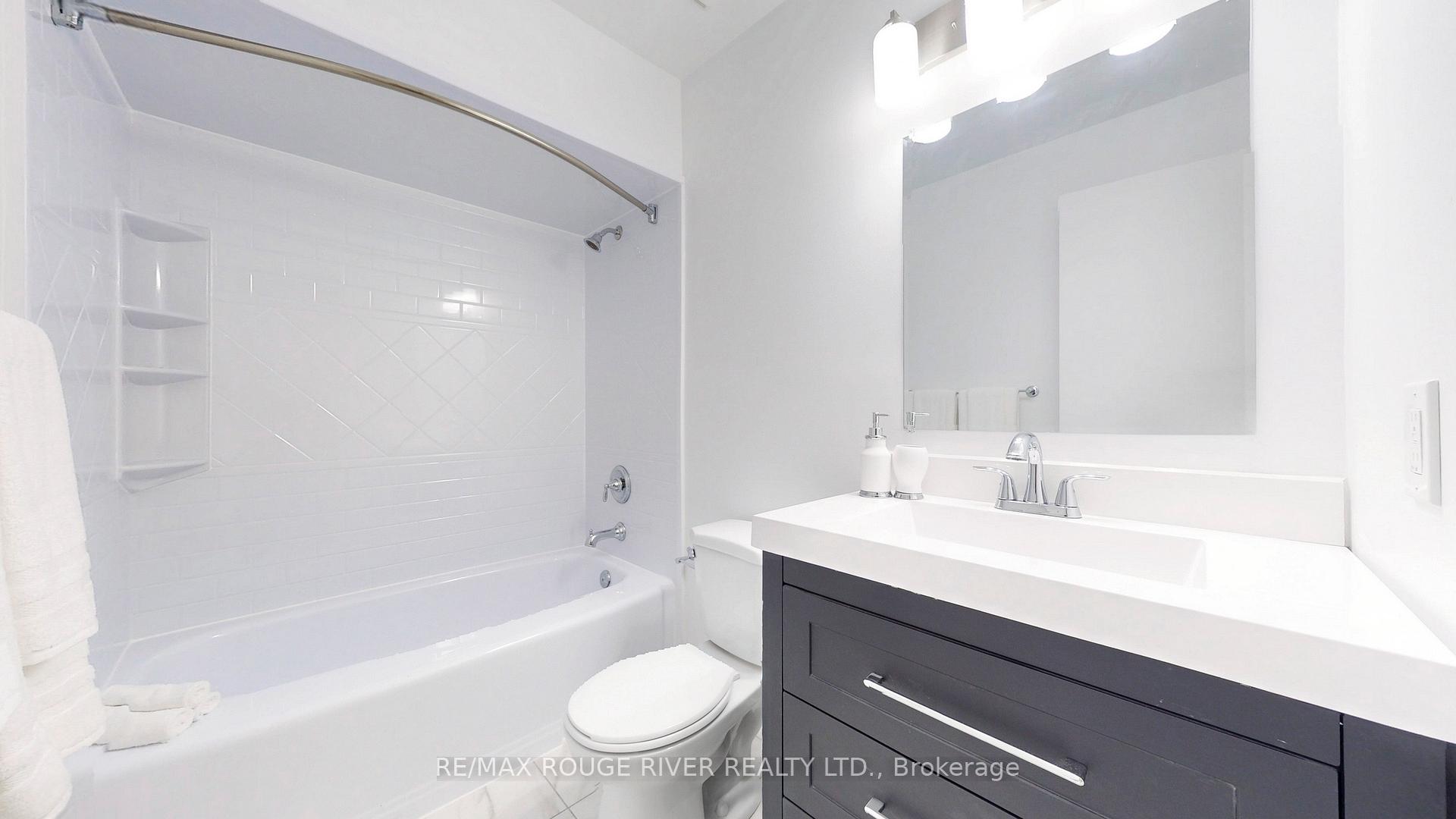 3 Bedrooms Condo at 2 Dowry, Toronto For sale