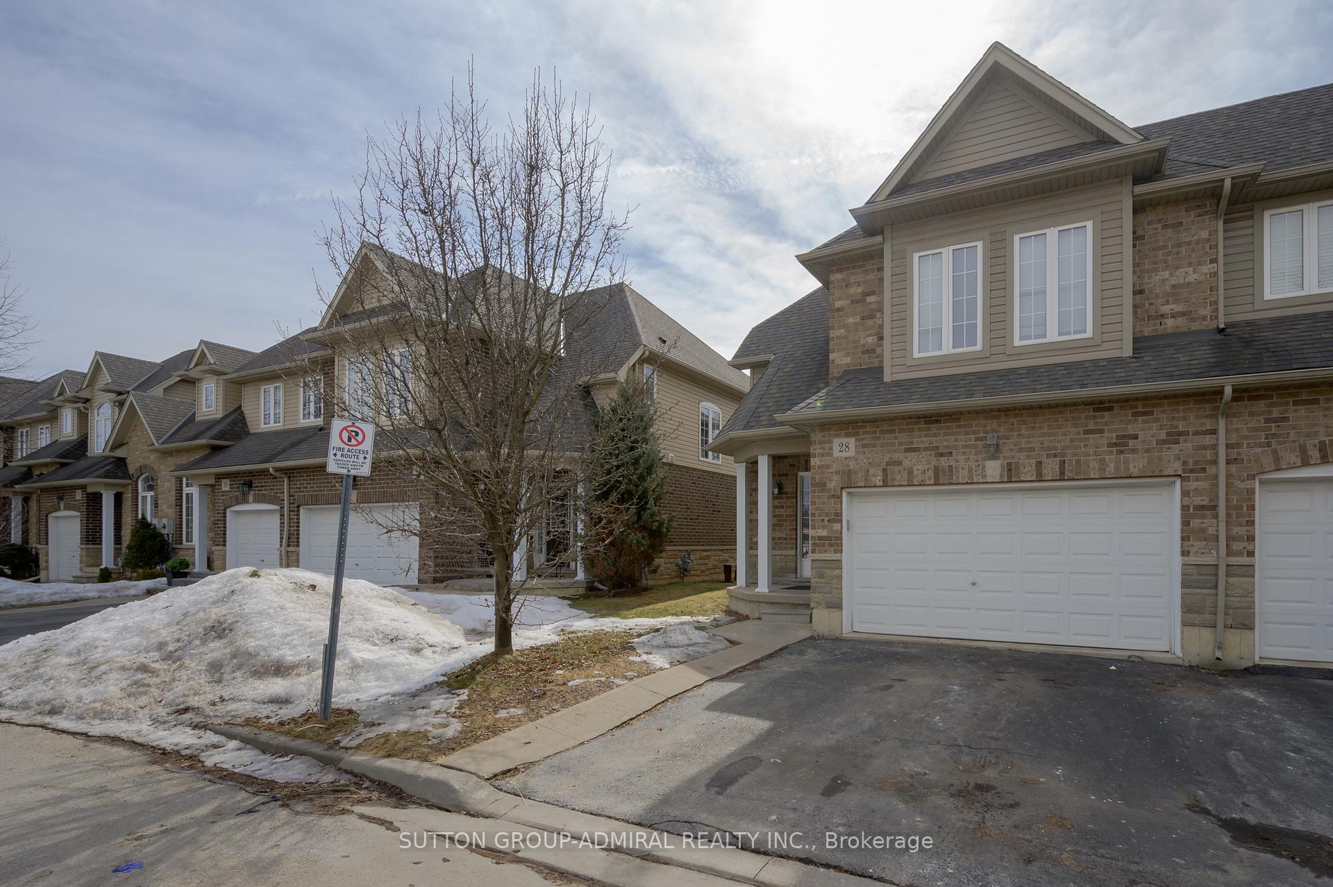 4 Bedrooms Condo at 6 Atessa,  Hamilton For sale