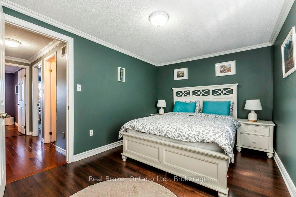 3 Bedrooms Condo at 610 Barton,  Hamilton For sale
