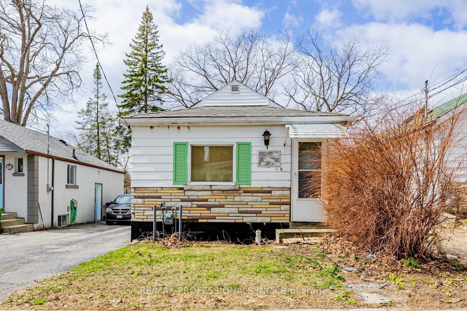 68 McDonald Avenue, Toronto, ON M1L 3Y8