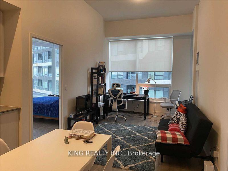 2 Bedrooms Condo at 297 Oak Walk, Oakville For sale