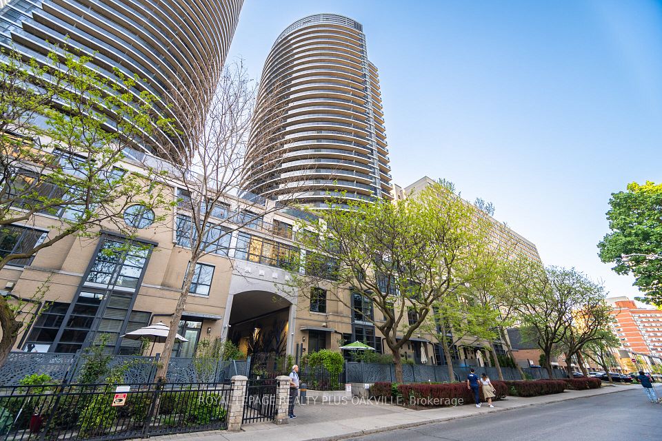 25 Carlton