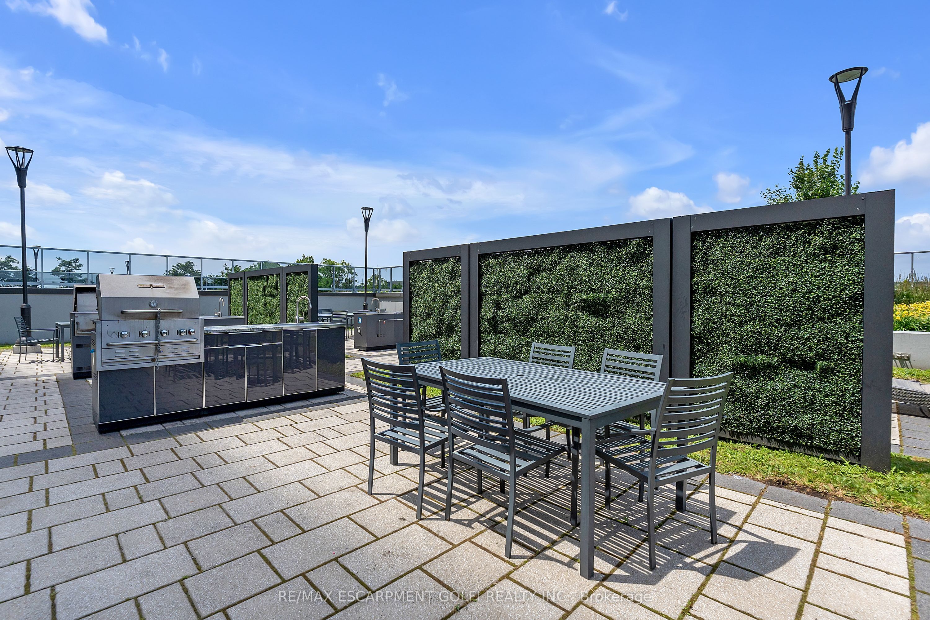 2093 Fairview Street, #408