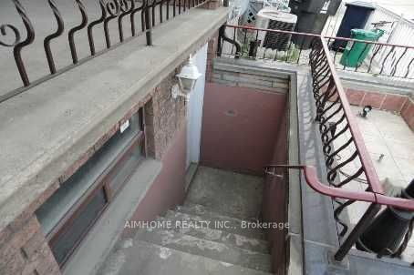 598 Bathurst Street