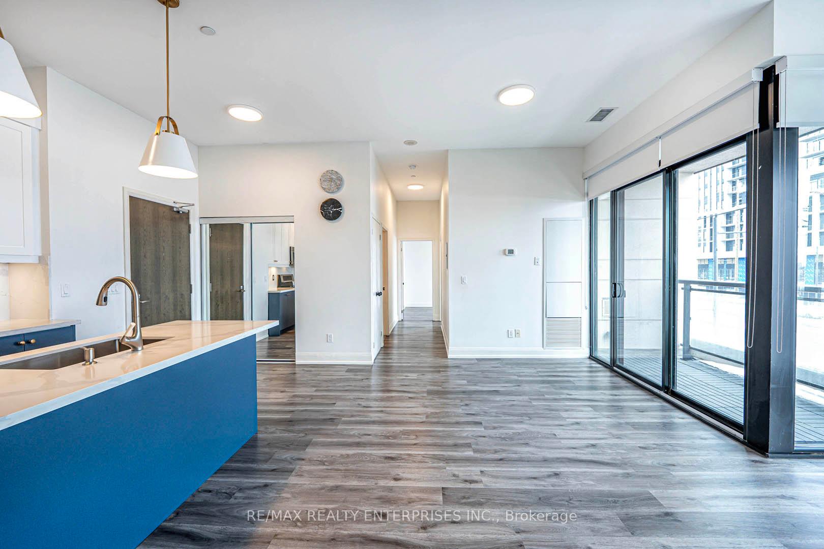 2 Bedrooms Condo at 2900 Highway 7, Vaughan For sale