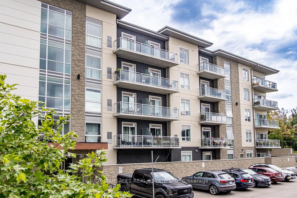 2 Bedrooms Condo at 16 Markle,  Hamilton For sale