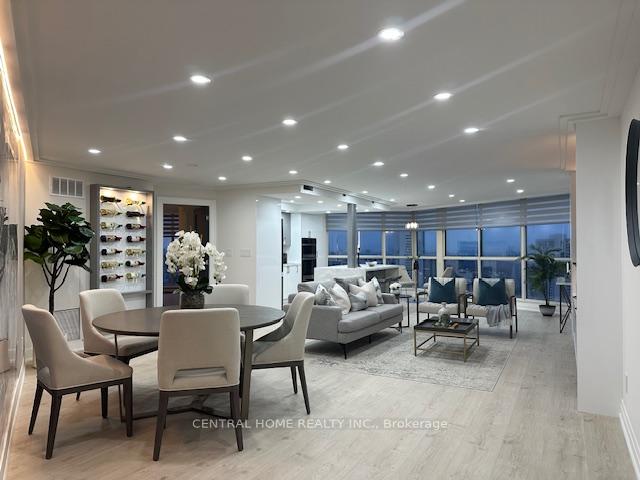 2 Bedrooms Condo at 85 Skymark,  Toronto For sale