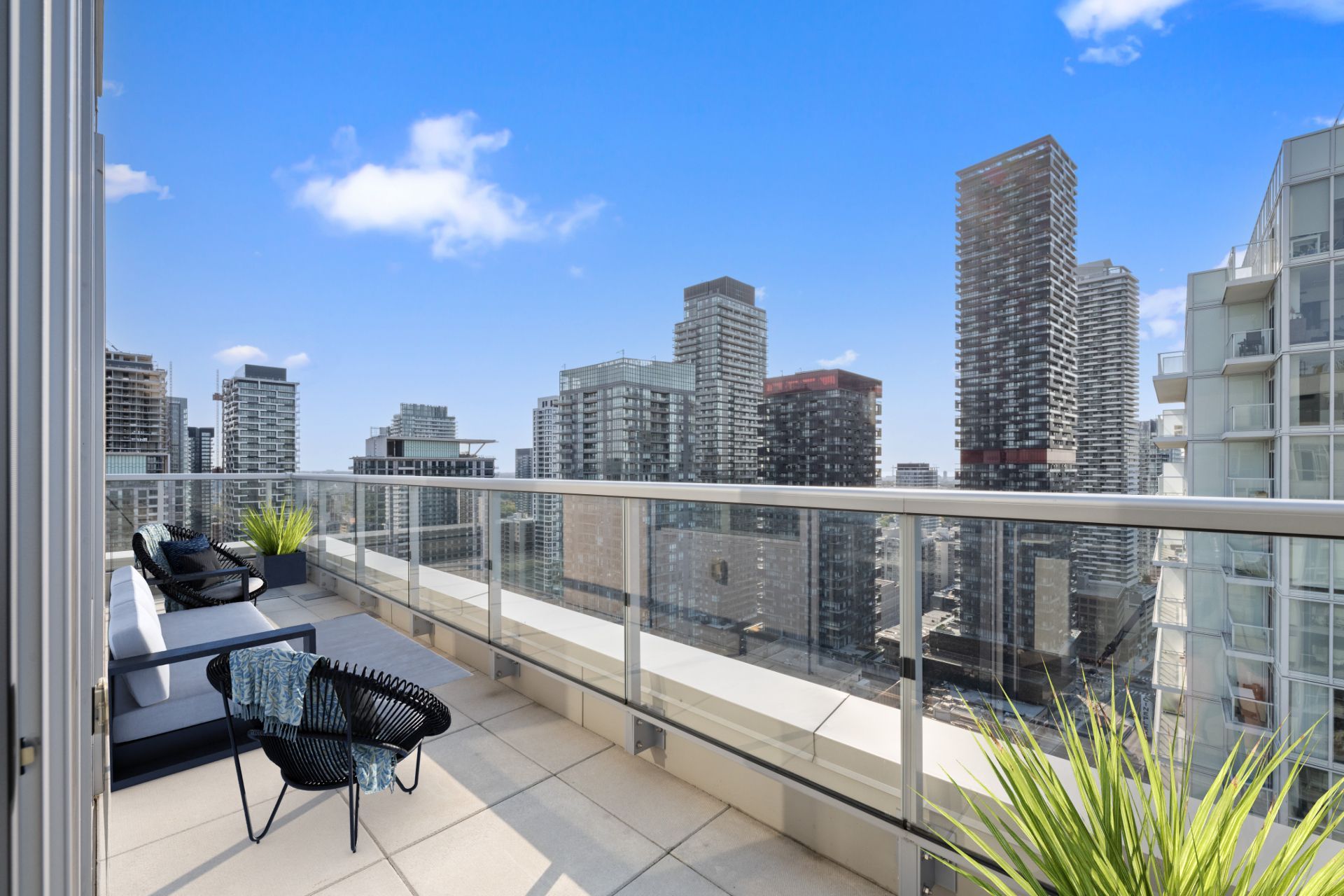 25 Montgomery Avenue PH01