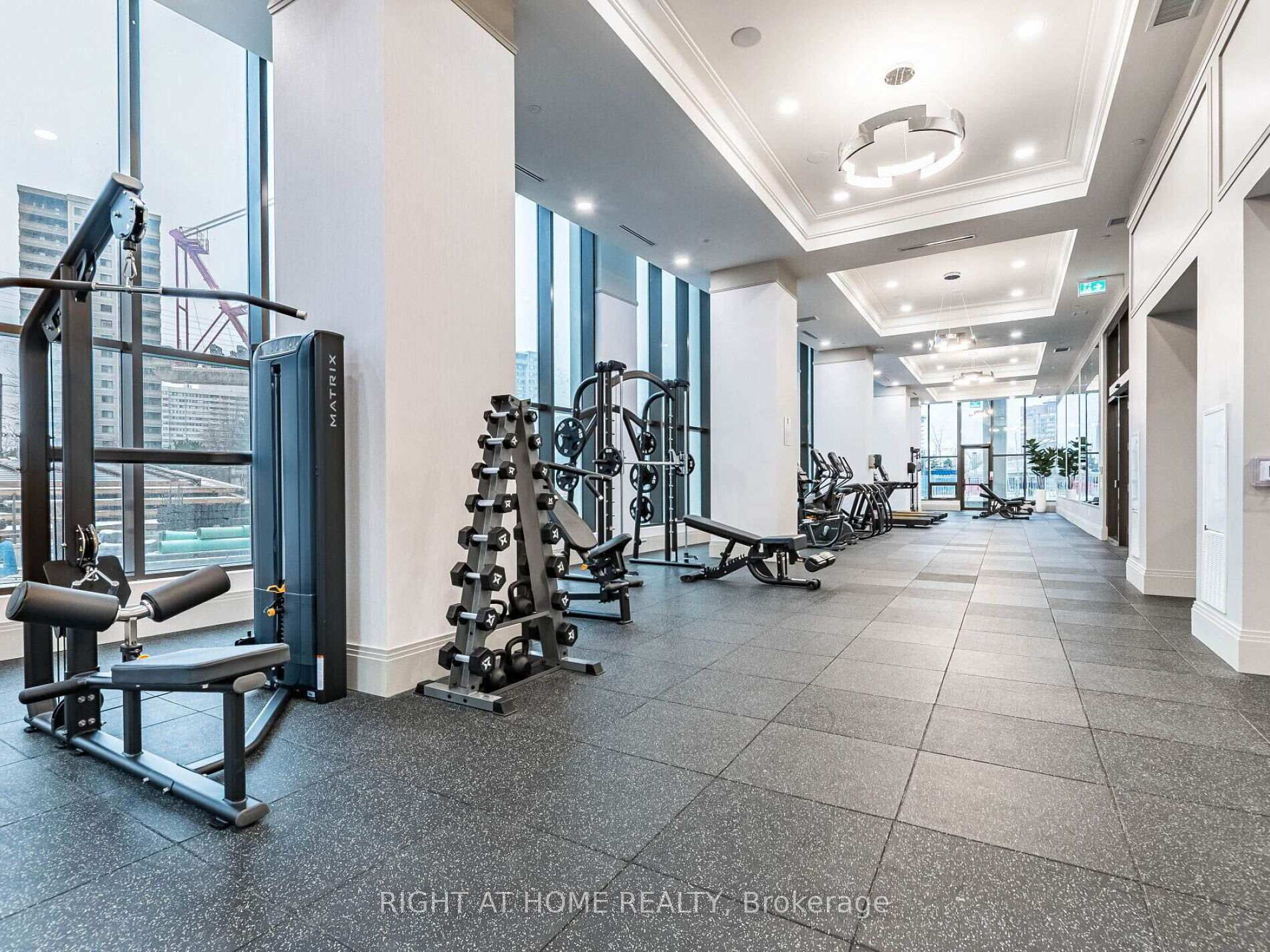 2 Bedrooms Condo at 30 Elm,  Mississauga For sale