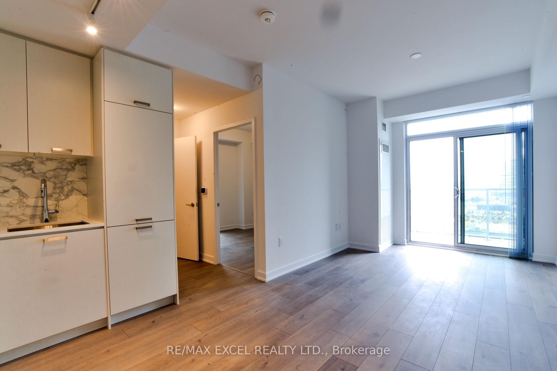 1 Bedroom Condo at 38 Honeycrisp, Vaughan For sale