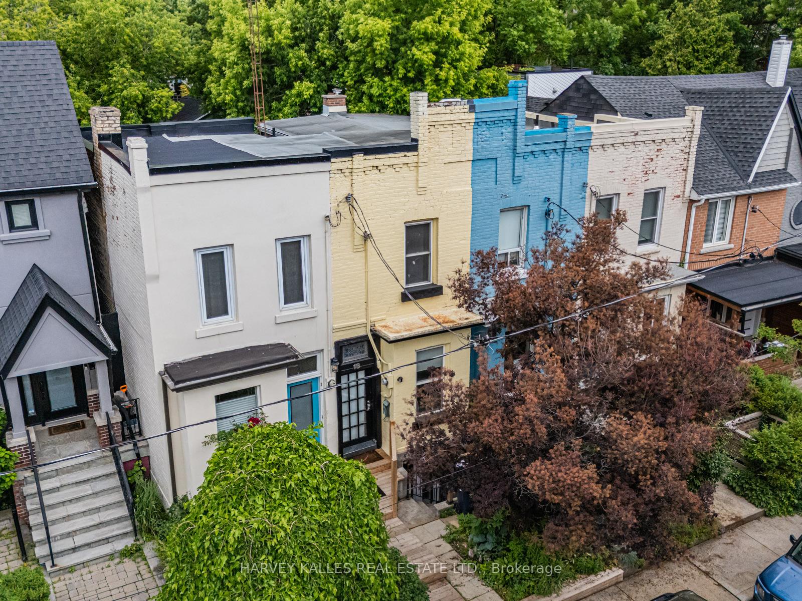 18 Saunders Avenue
