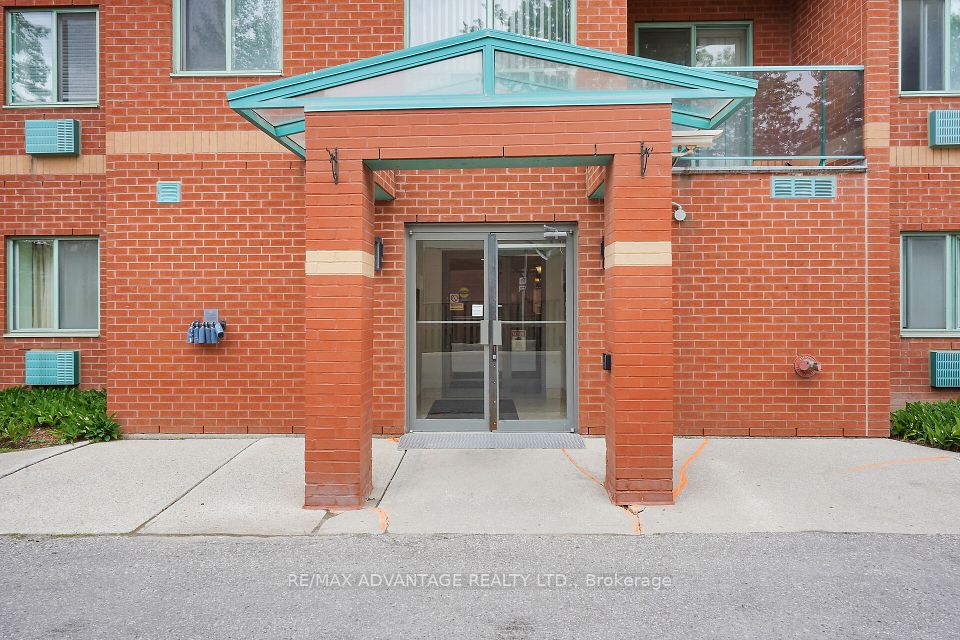 #302 - 76 BASE LINE Road, London South, ON N6J 4X6