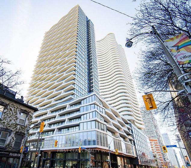 2 Bedrooms Condo at 85 Wood, Toronto For sale