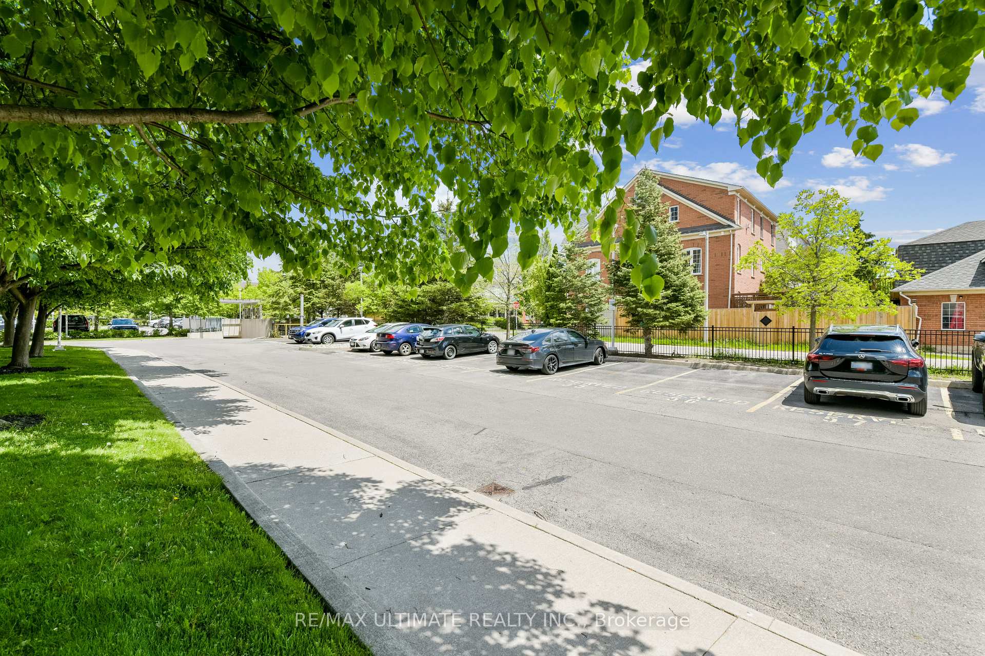 1 Bedroom Condo at 2325 Central Park, Oakville For sale