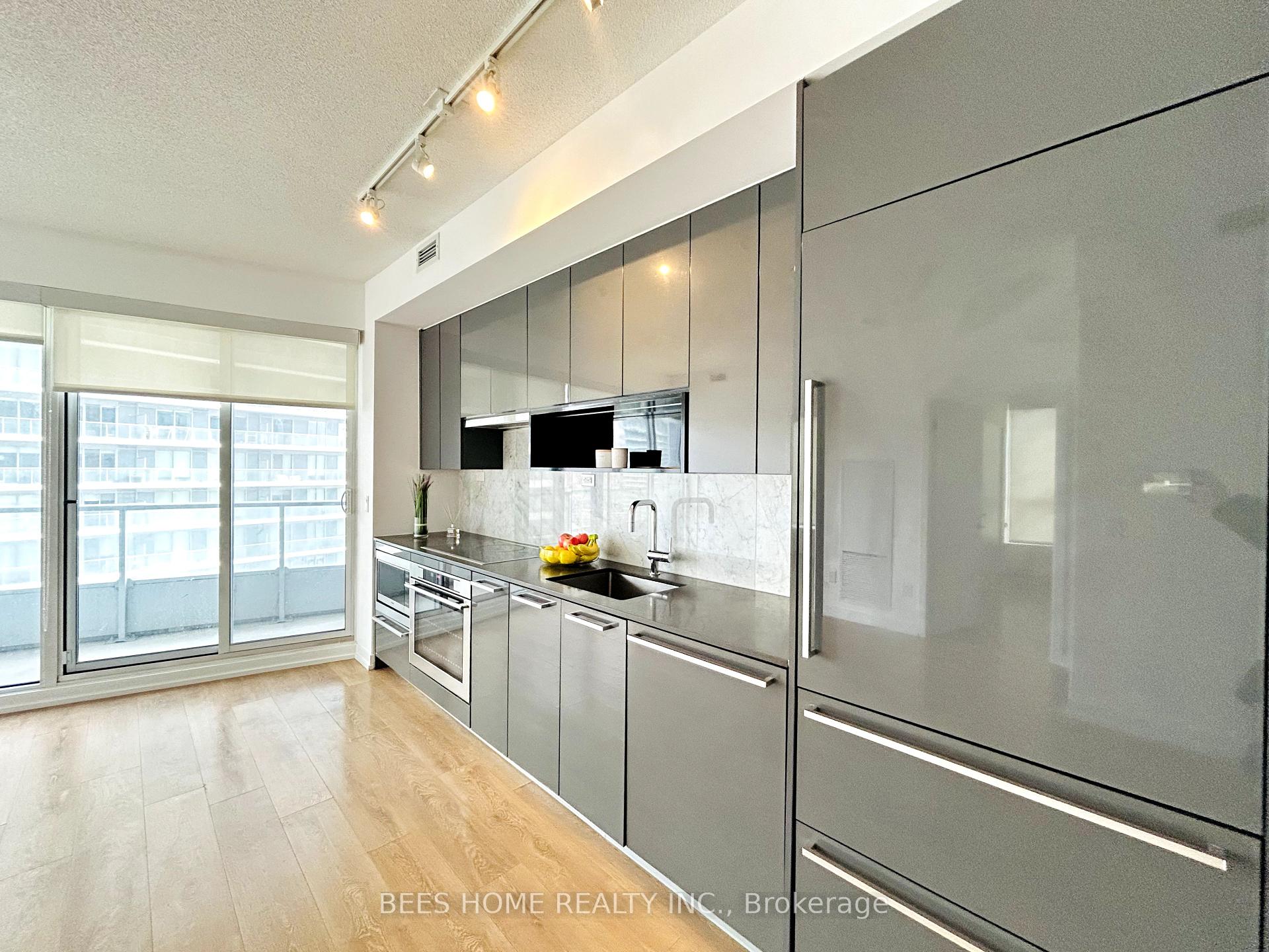 2 Bedrooms Condo at 115 McMahon, Toronto For sale
