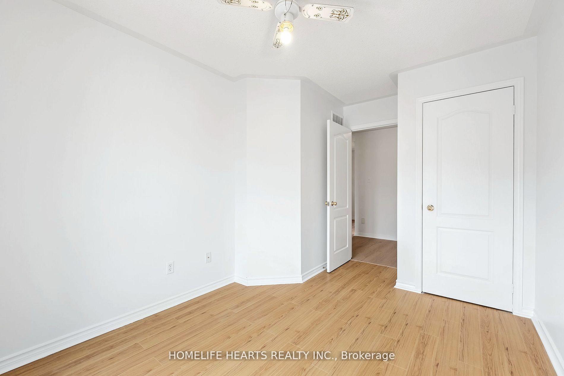 3 Bedrooms Condo at 525 Novo Star, Mississauga For sale