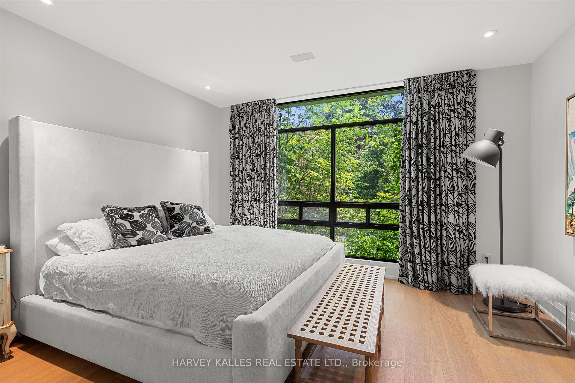 84 Oriole Road