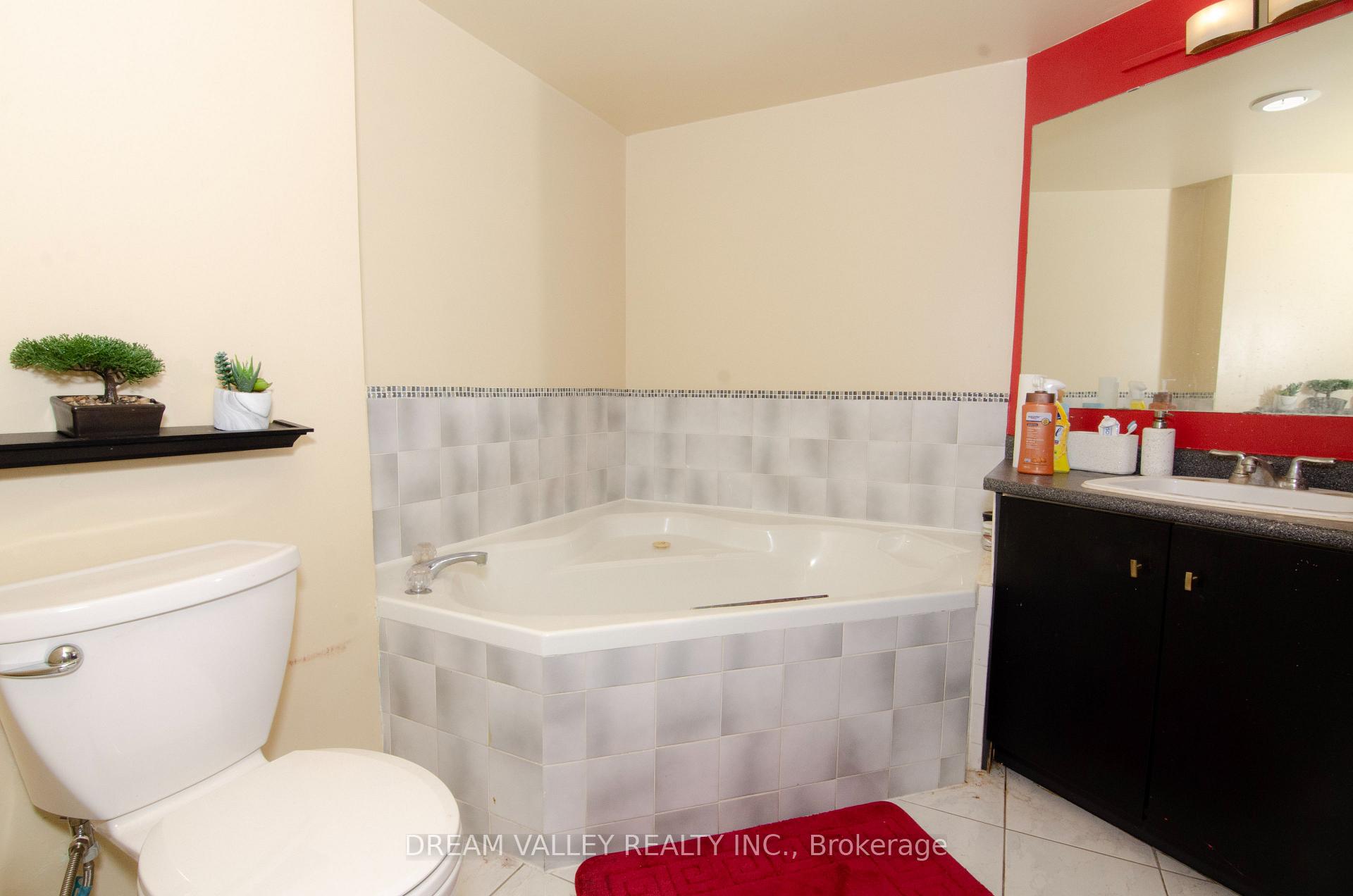 2 Bedrooms Condo at 3233 Eglinton, Toronto For sale