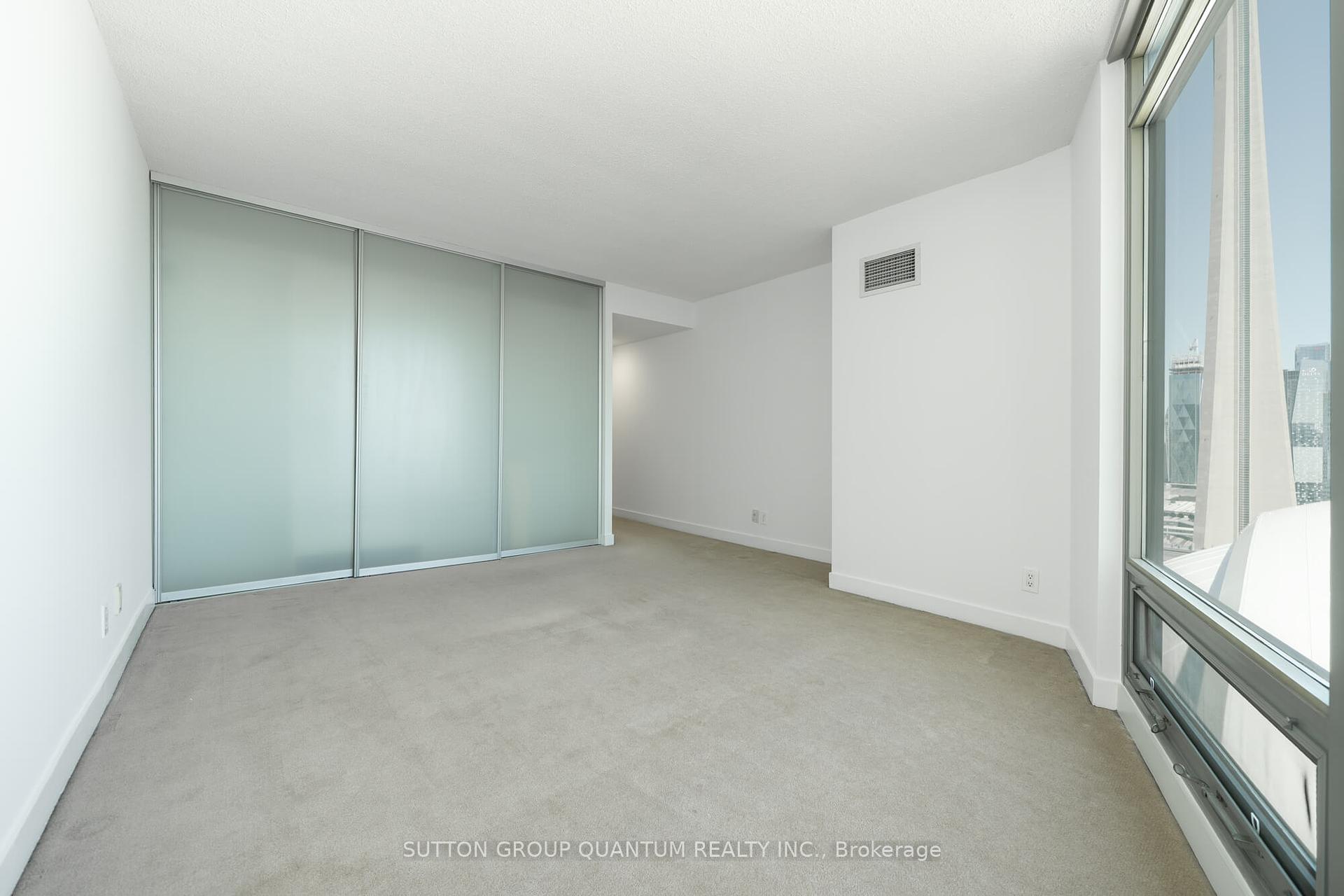 3 Bedrooms Condo at 81 Navy Wharf,  Toronto For sale