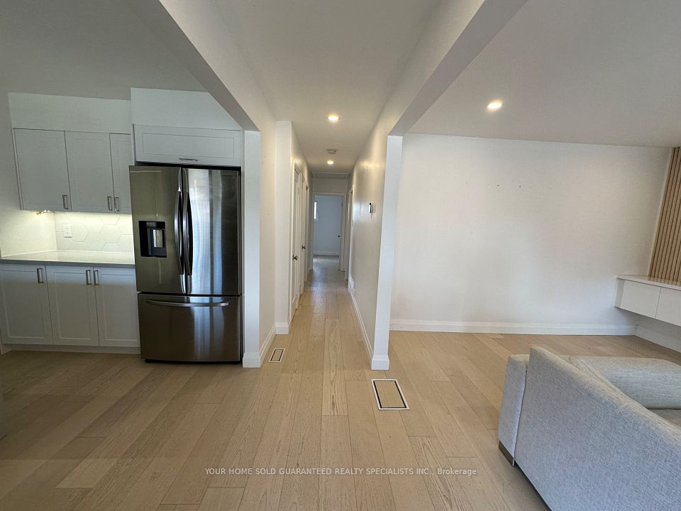 #MAIN FLOOR - 36 Queen Street, Barrie, ON L4M 1Z1