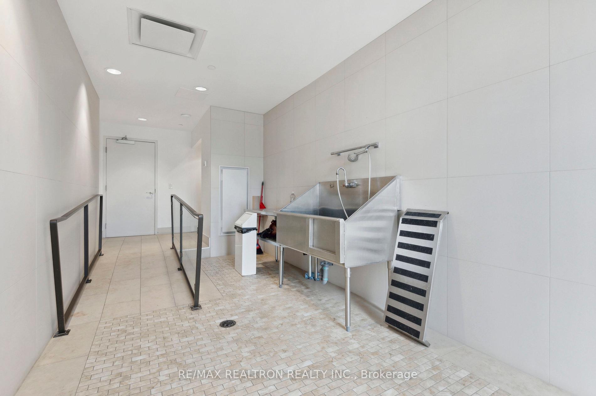 2 Bedrooms Condo at 3091 Dufferin, Toronto For sale