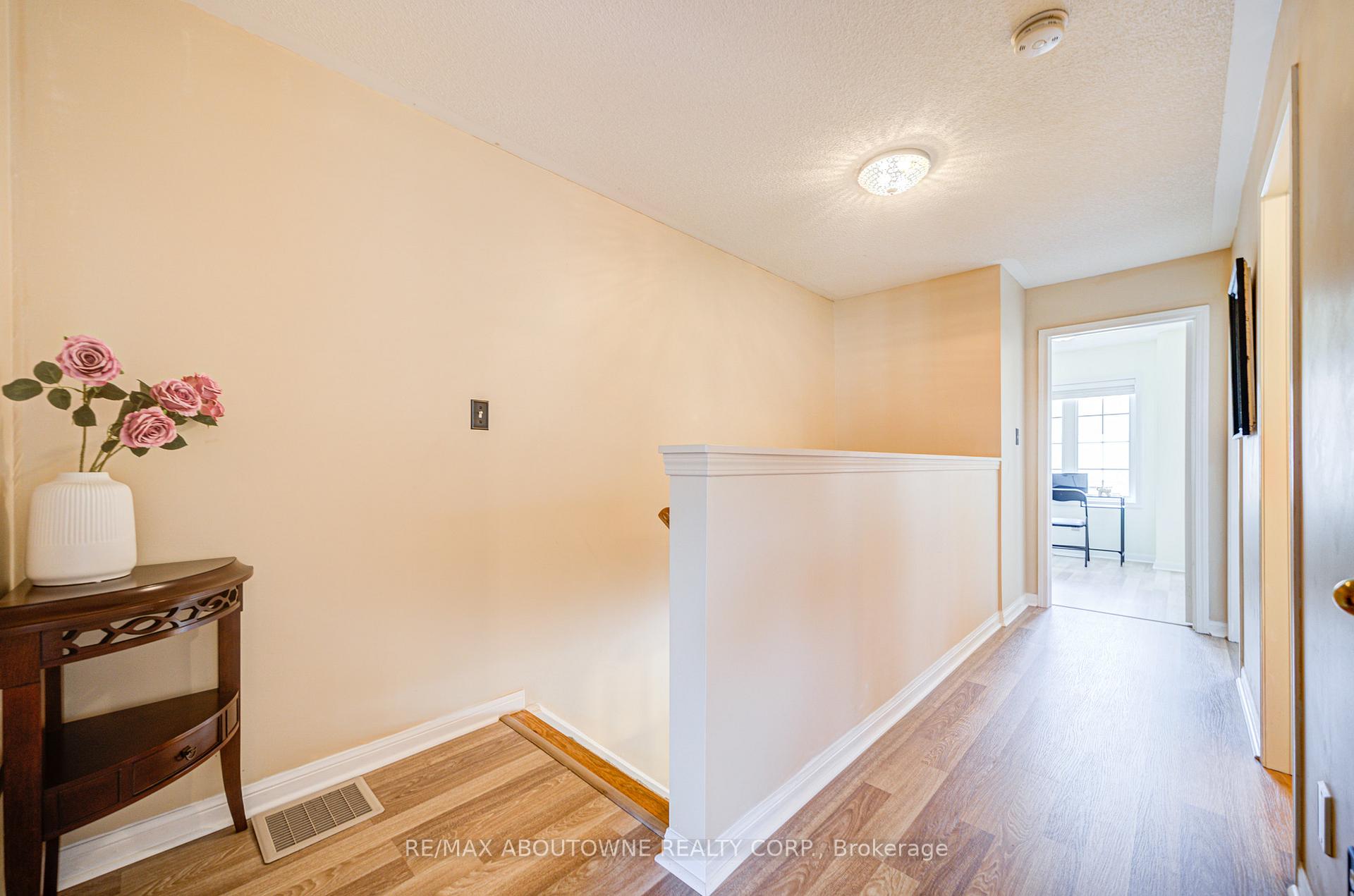 3 Bedrooms Condo at 470 Beach, Hamilton For sale
