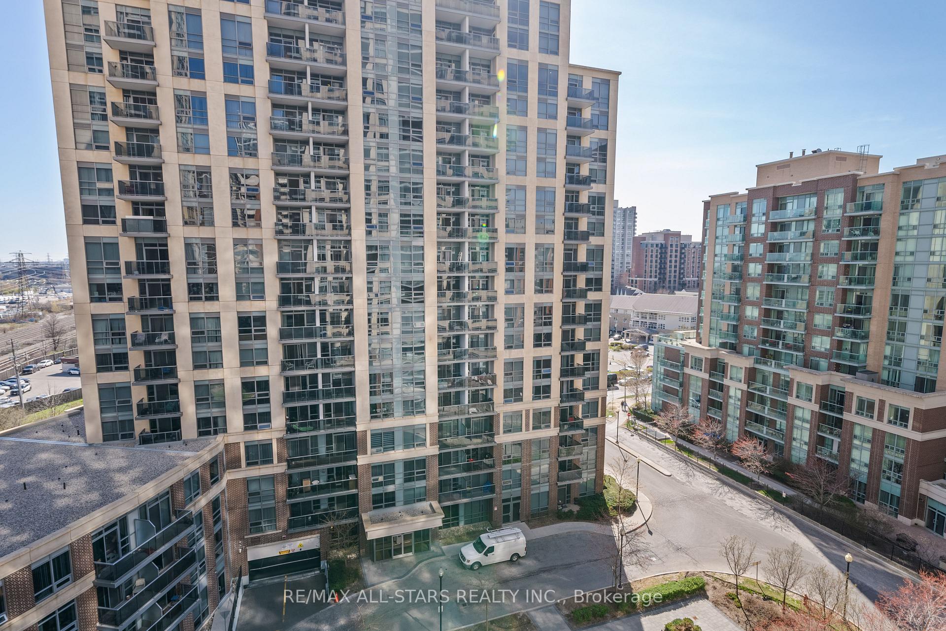2 Bedrooms Condo at 5 Michael Power, Toronto For sale
